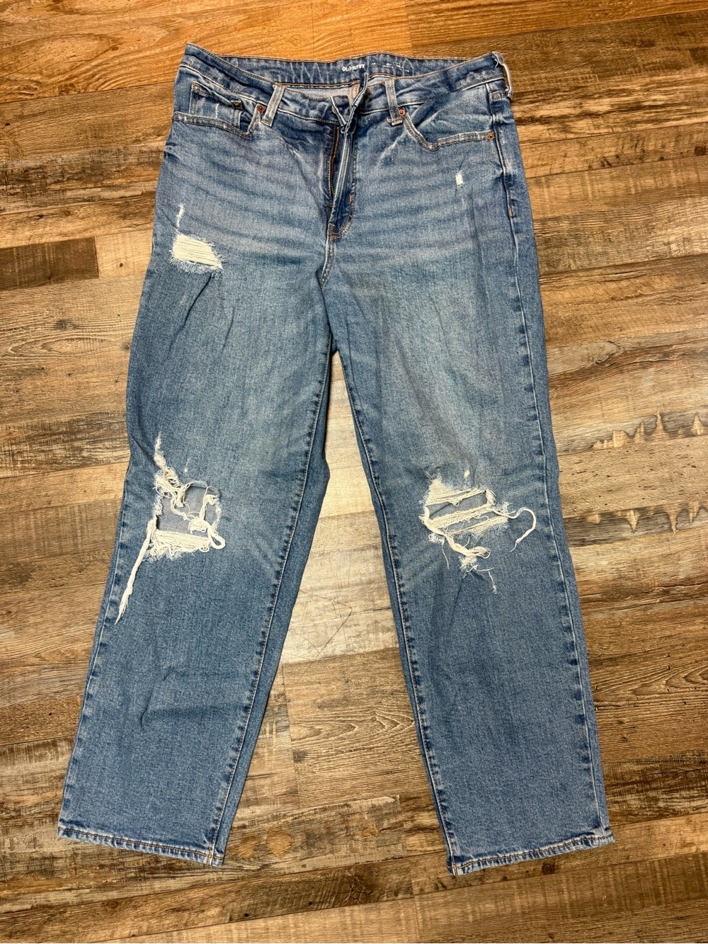 Old Navy Women's Distressed Boyfriend Jeans - Medium Blue